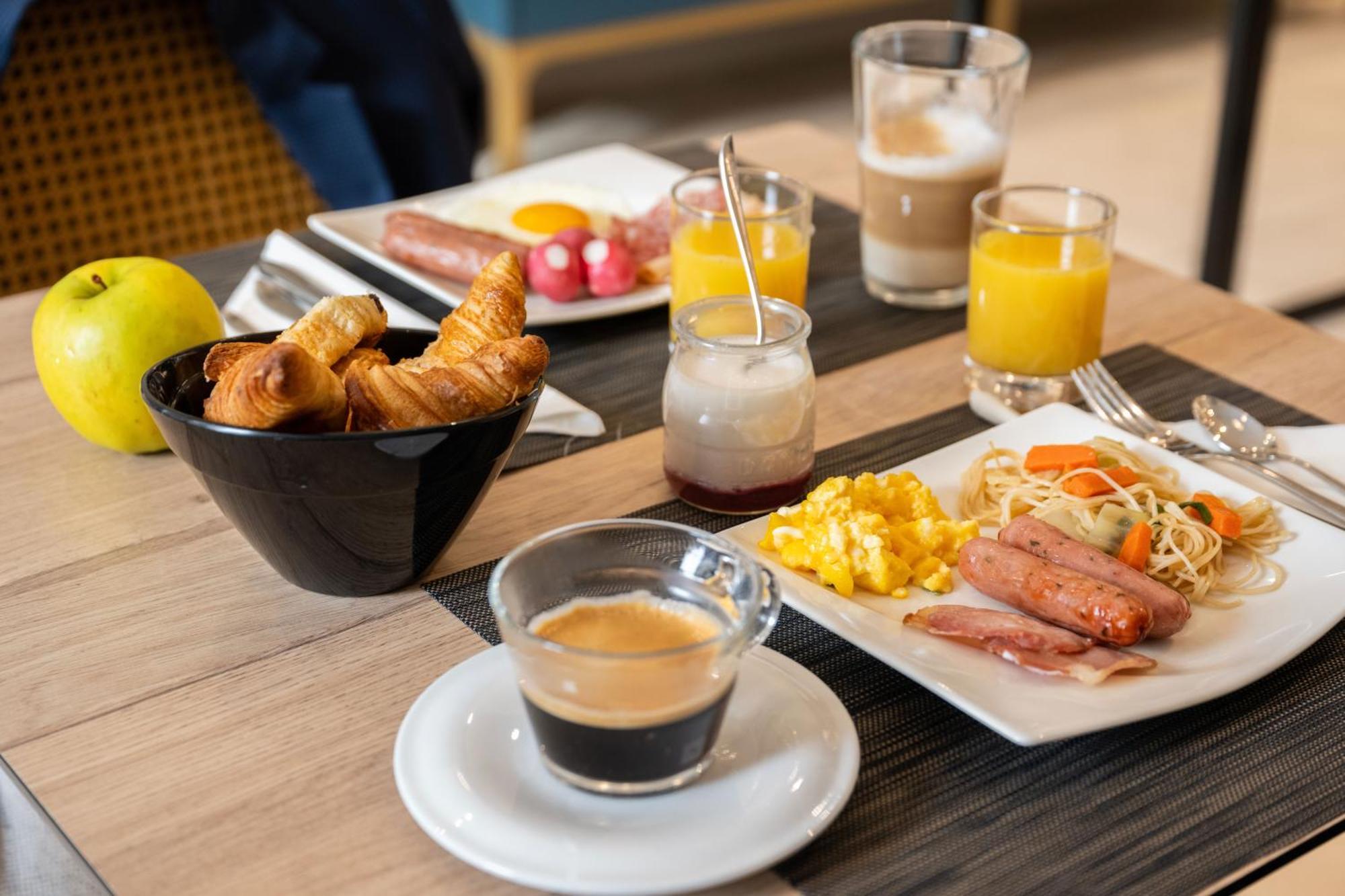 Mercure Paris Notre Dame Saint Germain Des Pres Bagian luar foto